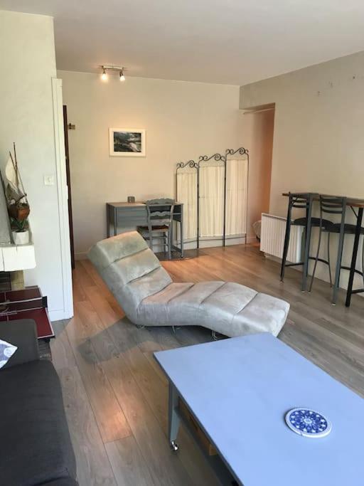 Chez-Sixtine Apartment Albon Bagian luar foto