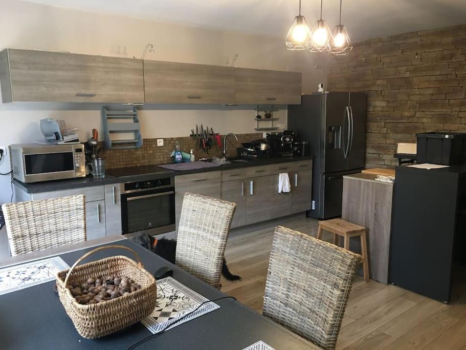 Chez-Sixtine Apartment Albon Bagian luar foto