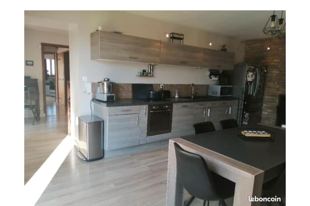 Chez-Sixtine Apartment Albon Bagian luar foto