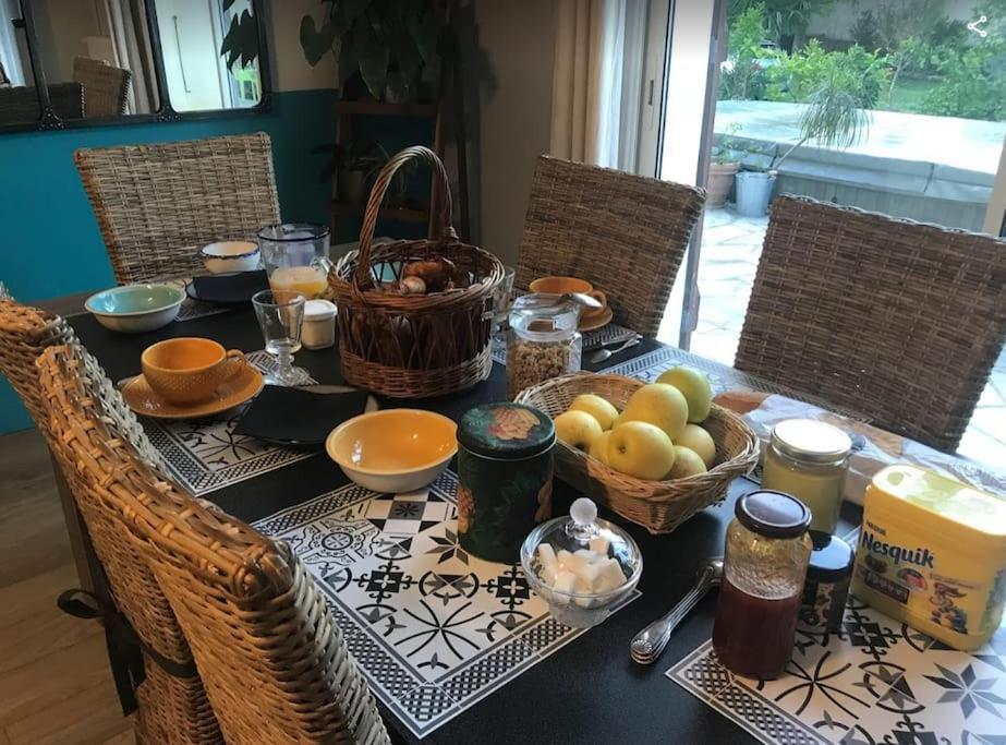 Chez-Sixtine Apartment Albon Bagian luar foto