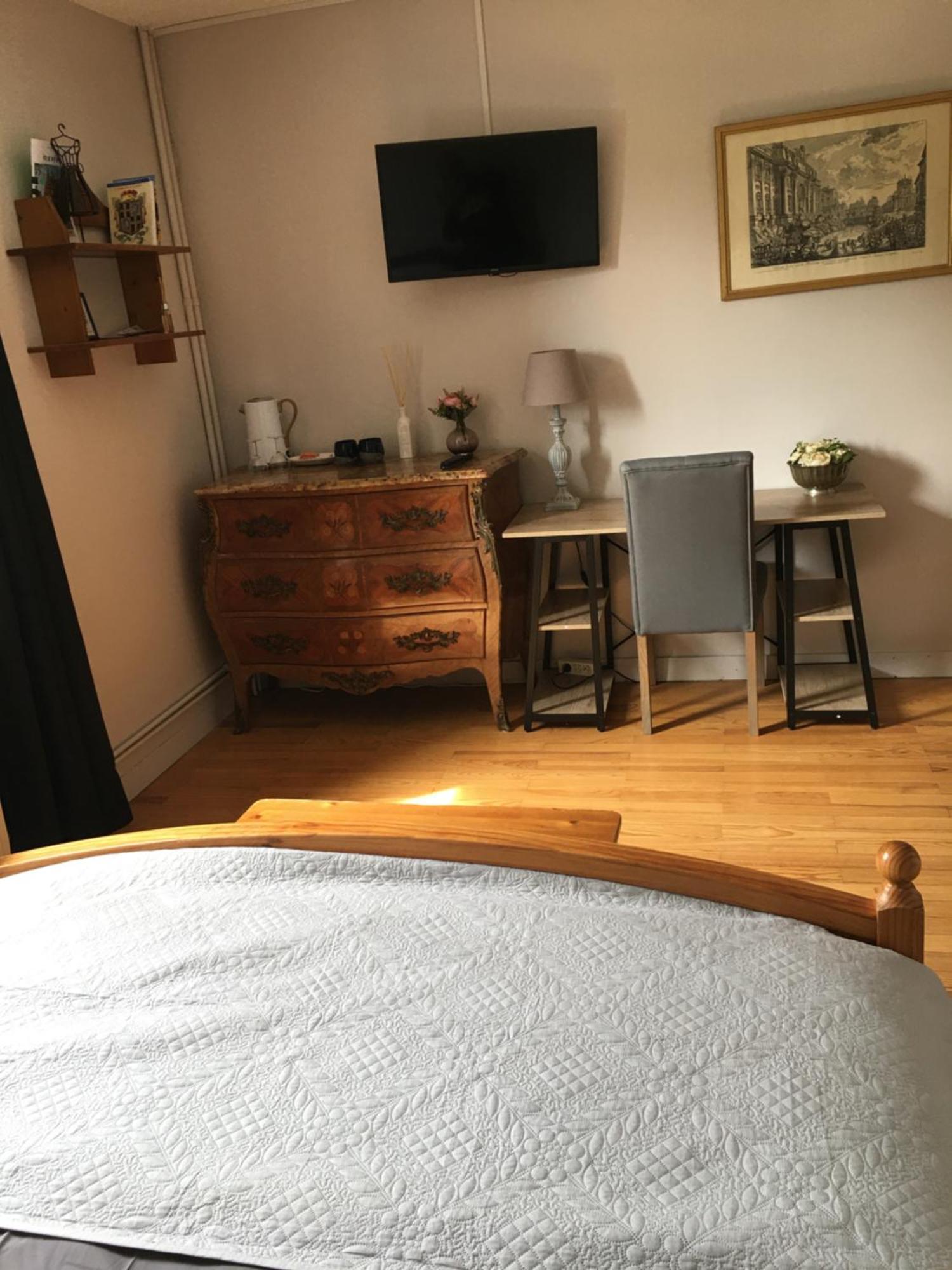 Chez-Sixtine Apartment Albon Bagian luar foto