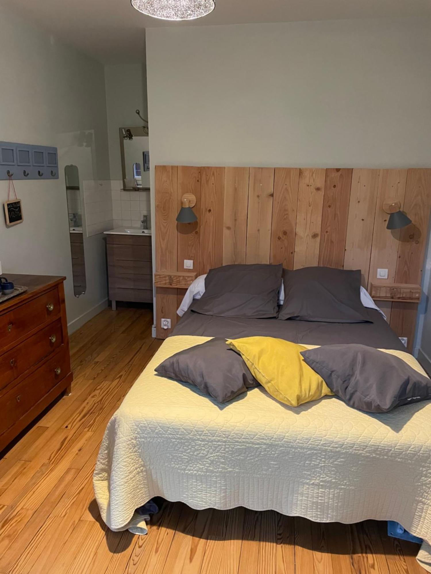 Chez-Sixtine Apartment Albon Bagian luar foto