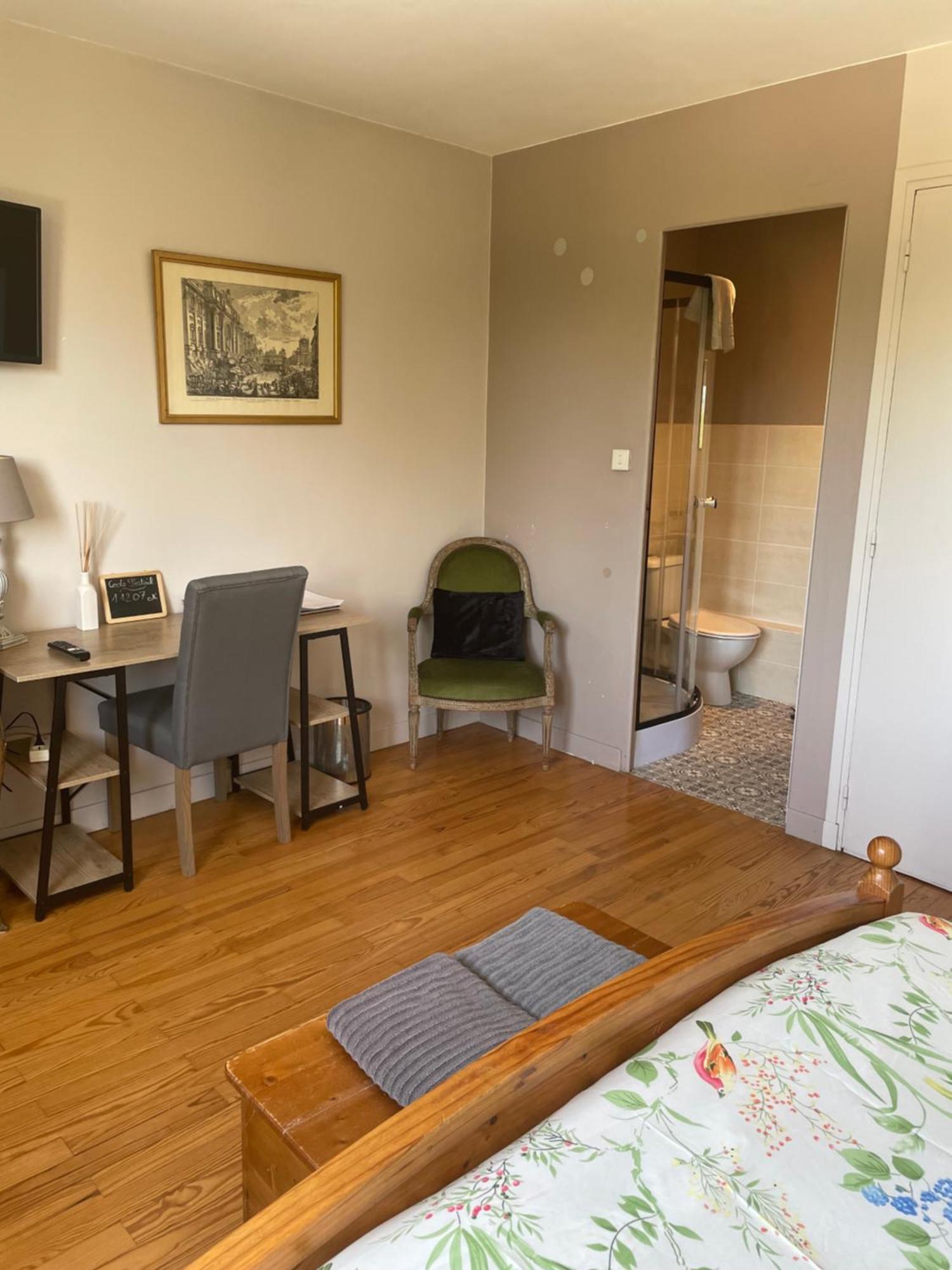 Chez-Sixtine Apartment Albon Bagian luar foto